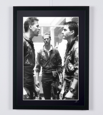 Top Gun (1986) - Tom Cruise (Maverick) & Val Kilmer (Iceman), face-à-face au vestiaire