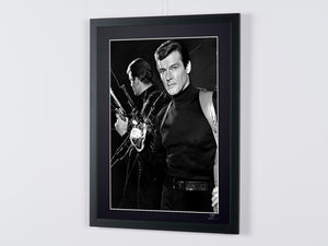 James Bond 007: Vivi e lascia morire, Roger Moore nel ruolo di James Bond 007