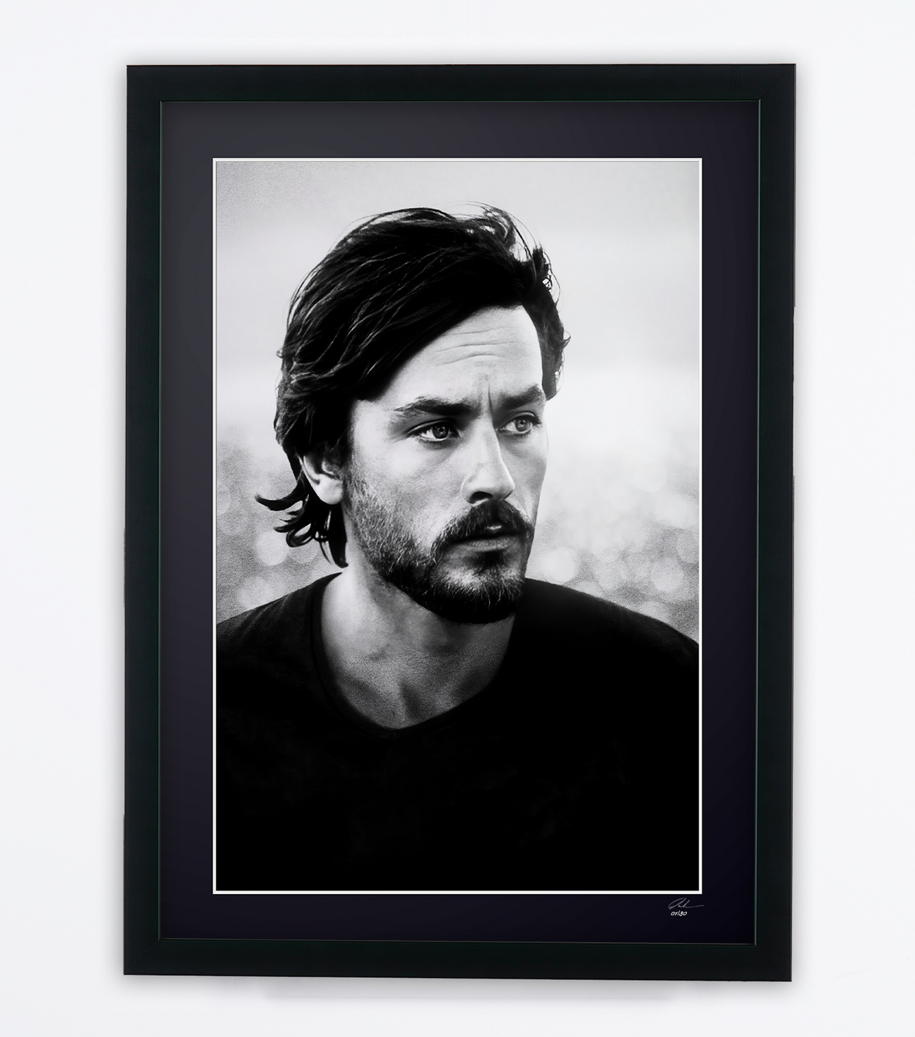 Photographie d’art de Alain Delon dans Alain Delon - Icons Collection, encadrée à la main — édition limitée de 30 exemplaires numérotés.
