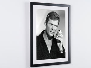 James Bond 007: Live And Let Die - Roger Moore as 007 