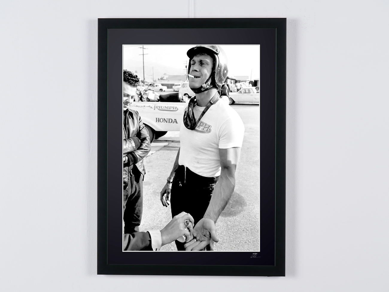Fotografía de arte de Steve McQueen en Steve McQueen 1963, enmarcada a mano — edición limitada de 30 ejemplares numerados.