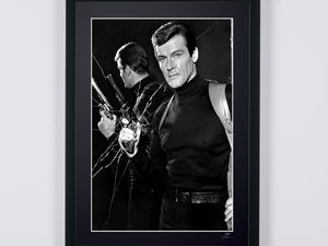 James Bond 007: Vivi e lascia morire, Roger Moore nel ruolo di James Bond 007