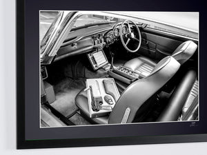 James Bond 007: Goldfinger - Aston Martin DB5 - Interior Bond Gadgets