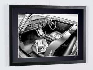 James Bond 007: Goldfinger - Aston Martin DB5 - Interior Bond Gadgets