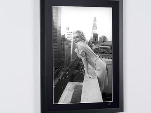 Marilyn Monroe - On the Roof NY 1955 - Fotografía, enmarcada en madera de lujo, 70 x 50 cm -2 - - Certificado de autenticidad (COA), logotipo holográfico del editor y código QR