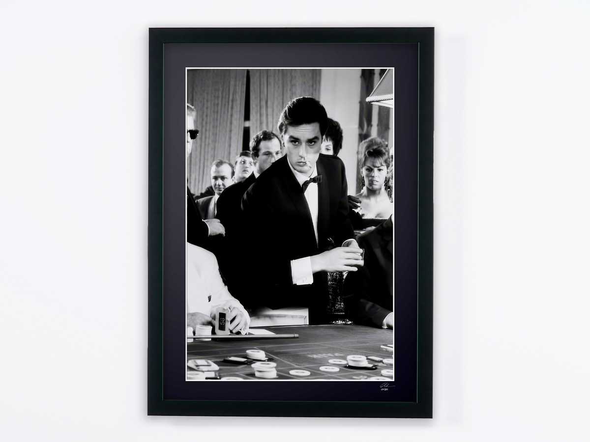 Fotografía de arte de Alain Delon en Mélodie en sous-sol, enmarcada a mano — edición limitada de 30 ejemplares numerados.