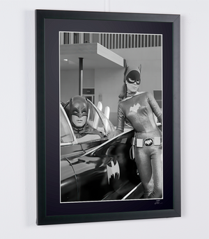 Batman - Serie Clásica de TV - Adam West y Yvonne Graig con el Batmóvil (4)