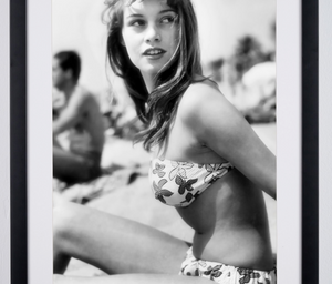  Brigitte Bardot - 1956 Cannes Film Festival - Cadre Photo- Starck Gallery