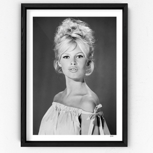  Brigitte Bardot - Retrato de estudio de 1960 (70 x 50 cm) - Marco para foto - Starck Gallery