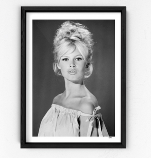  Brigitte Bardot - Retrato de estudio de 1960 (70 x 50 cm) - Marco para foto - Starck Gallery