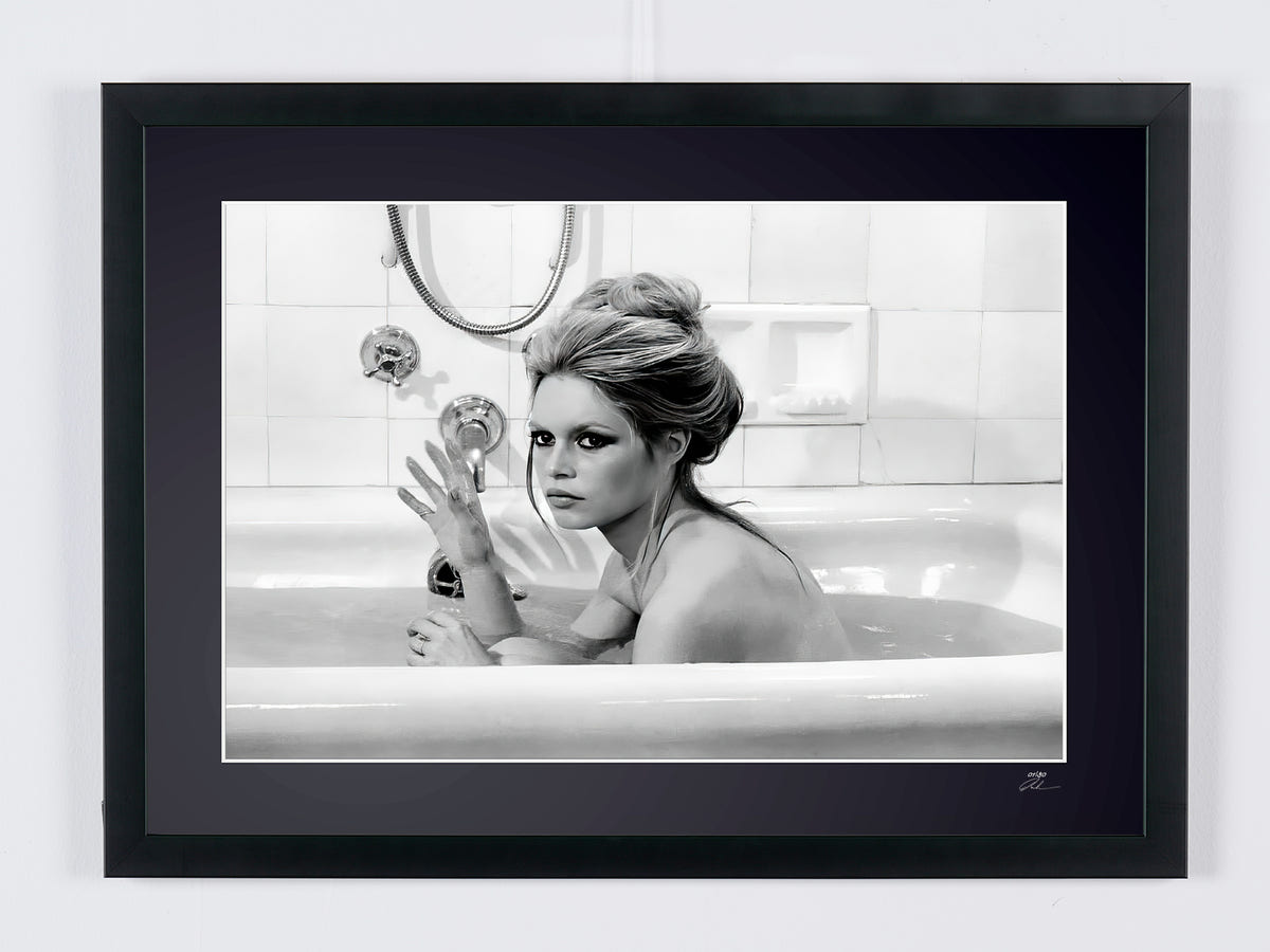 Photographie d’art de Brigitte Bardot dans Brigitte Bardot — portrait de 1964, encadrée à la main — édition limitée de 30 exemplaires numérotés.