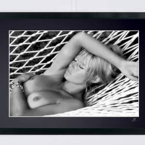  Brigitte Bardot - Confidential - Marco de fotos - Starck Gallery