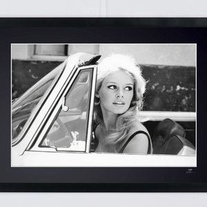  Brigitte Bardot - Renault Floride - Saint-Tropez 1959 - Fotolijst - Starck Gallery