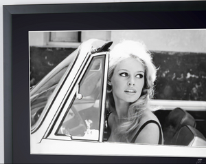  Brigitte Bardot - Renault Floride - Saint-Tropez 1959 - Fotolijst - Starck Gallery
