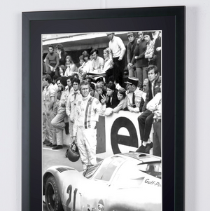 Le Mans 1971 - Steve McQueen & Derek Bell - Houten lijst 70 x 50 cm -2 - - Origineel certificaat (COA), hologramlogo van de uitgever en QR-code