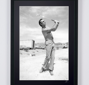 Diamonds are forever - Sean Connery aan het golfen in Las Vegas, Nevada - 1971 - Houten lijst 70 x 50 cm - Origineel certificaat (COA), hologramlogo en QR-code