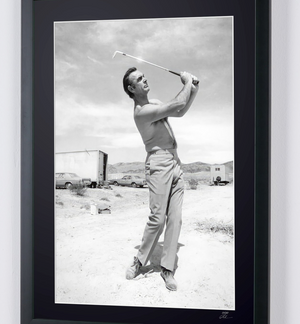 Diamonds are forever - Sean Connery aan het golfen in Las Vegas, Nevada - 1971 - Houten lijst 70 x 50 cm - Origineel certificaat (COA), hologramlogo en QR-code