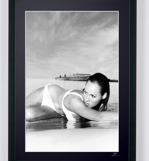 James Bond 007: Dr. No, Ursula Andress op een promotiefoto uit 1962