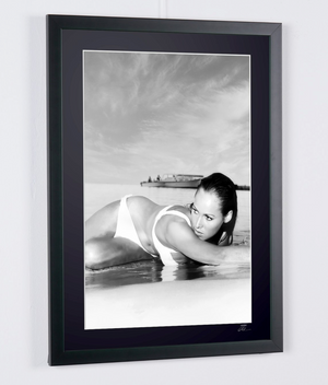 James Bond 007: Dr. No, Ursula Andress op een promotiefoto uit 1962