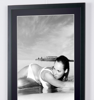 James Bond 007: Dr. No, Ursula Andress op een promotiefoto uit 1962