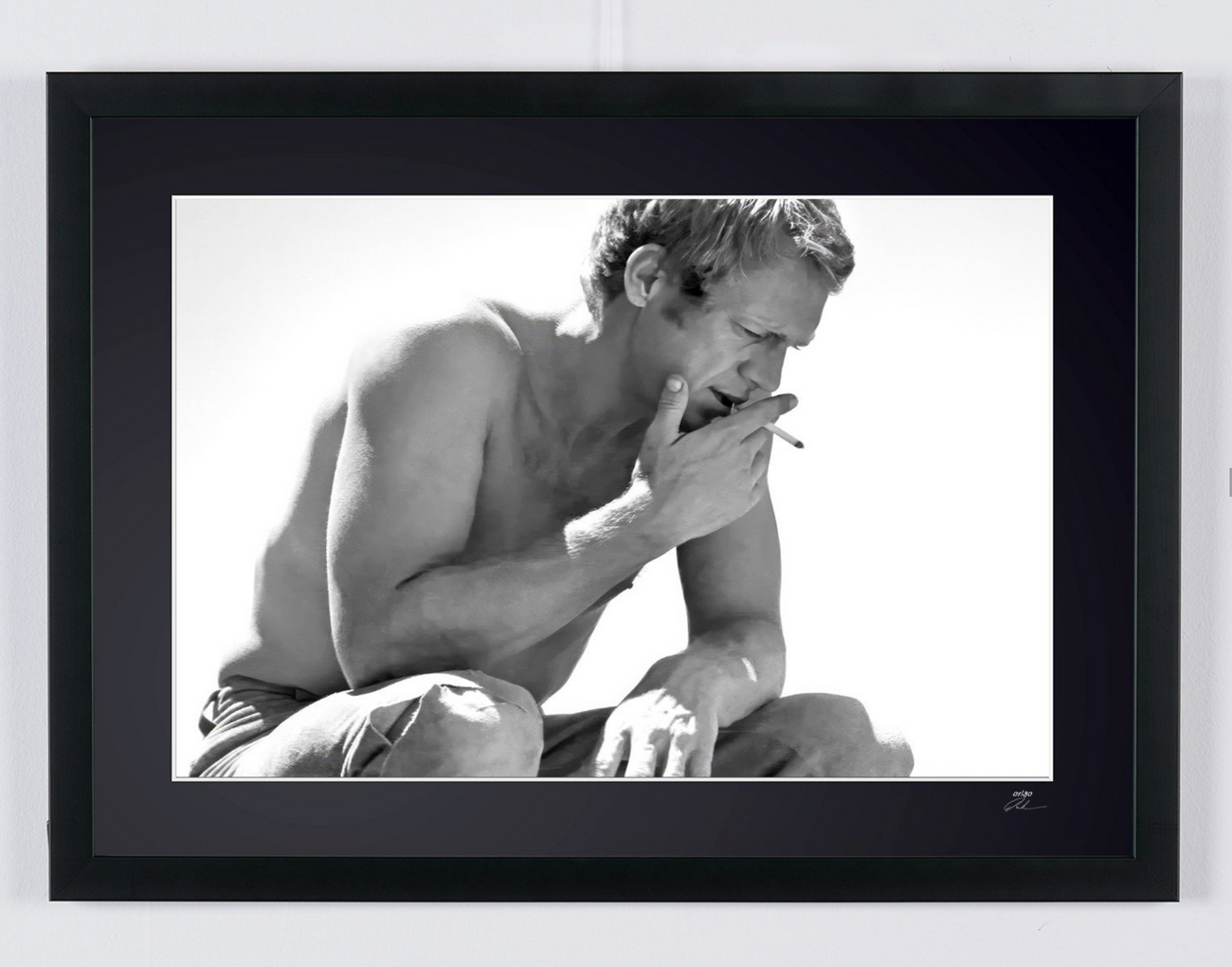 Fotografía de arte de Steve McQueen en Steve McQueen - El rey del estilo, enmarcada a mano — edición limitada de 30 ejemplares numerados.