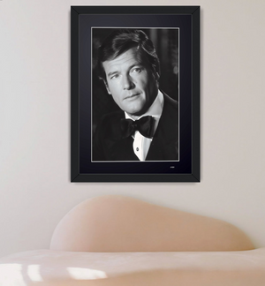 Sir Roger Moore - JAmes Bond 007