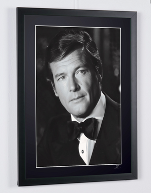 Sir Roger Moore - JAmes Bond 007
