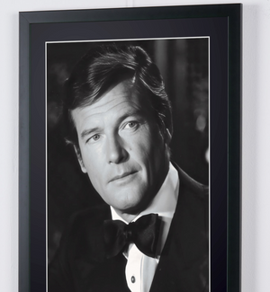 Sir Roger Moore - JAmes Bond 007