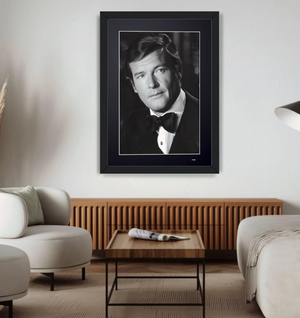 Sir Roger Moore - JAmes Bond 007