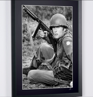 Gli eroi di Kelly (1970) - Clint Eastwood nei panni del soldato Kelly sul set