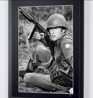 Gli eroi di Kelly (1970) - Clint Eastwood nei panni del soldato Kelly sul set