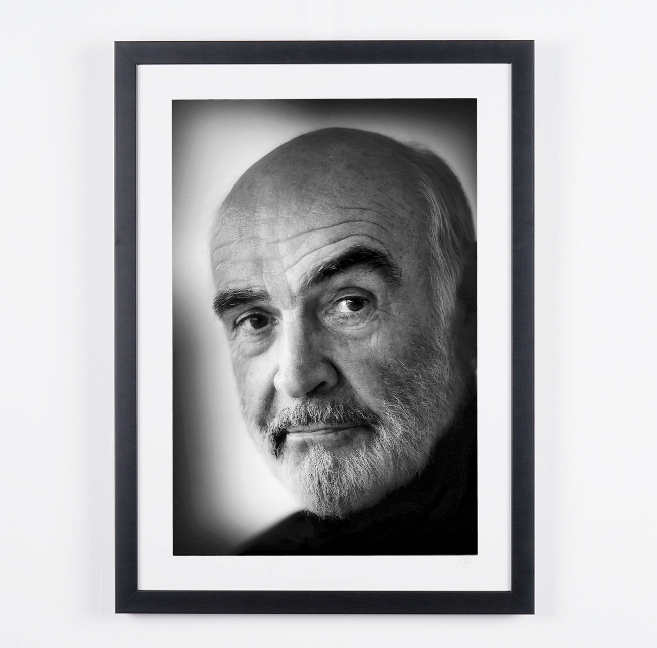 Fotografía de arte de Sean Connery en Sir Sean Connery - Retrato de una leyenda, enmarcada a mano — edición limitada de 30 ejemplares numerados.