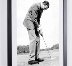  James Bond 007: Goldfinger - Sean Connery Playing Golf 