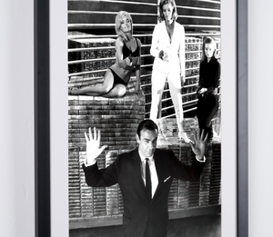  James Bond 007: Goldfinger - Sean Connery and the Bond Girls 