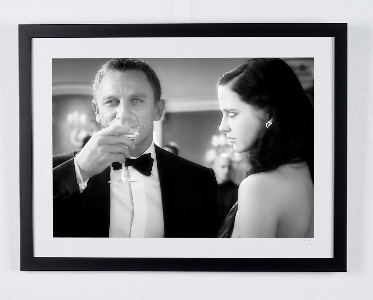 Fotografía de arte de Daniel Craig en Casino Royale, enmarcada a mano — edición limitada de 30 ejemplares numerados.