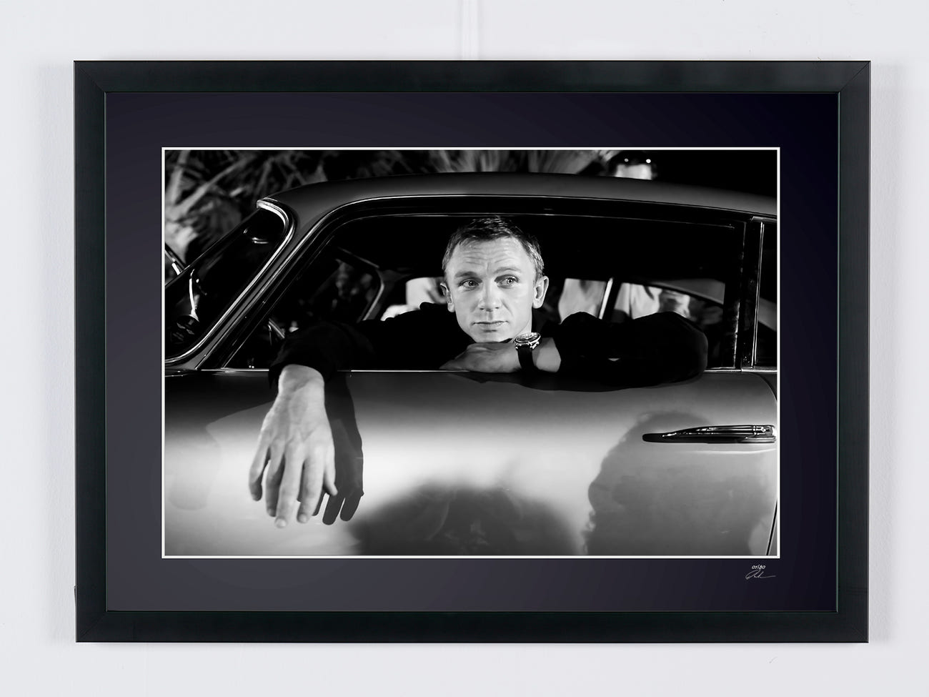 Fotografía de arte de Daniel Craig en Casino Royale, enmarcada a mano — edición limitada de 30 ejemplares numerados.