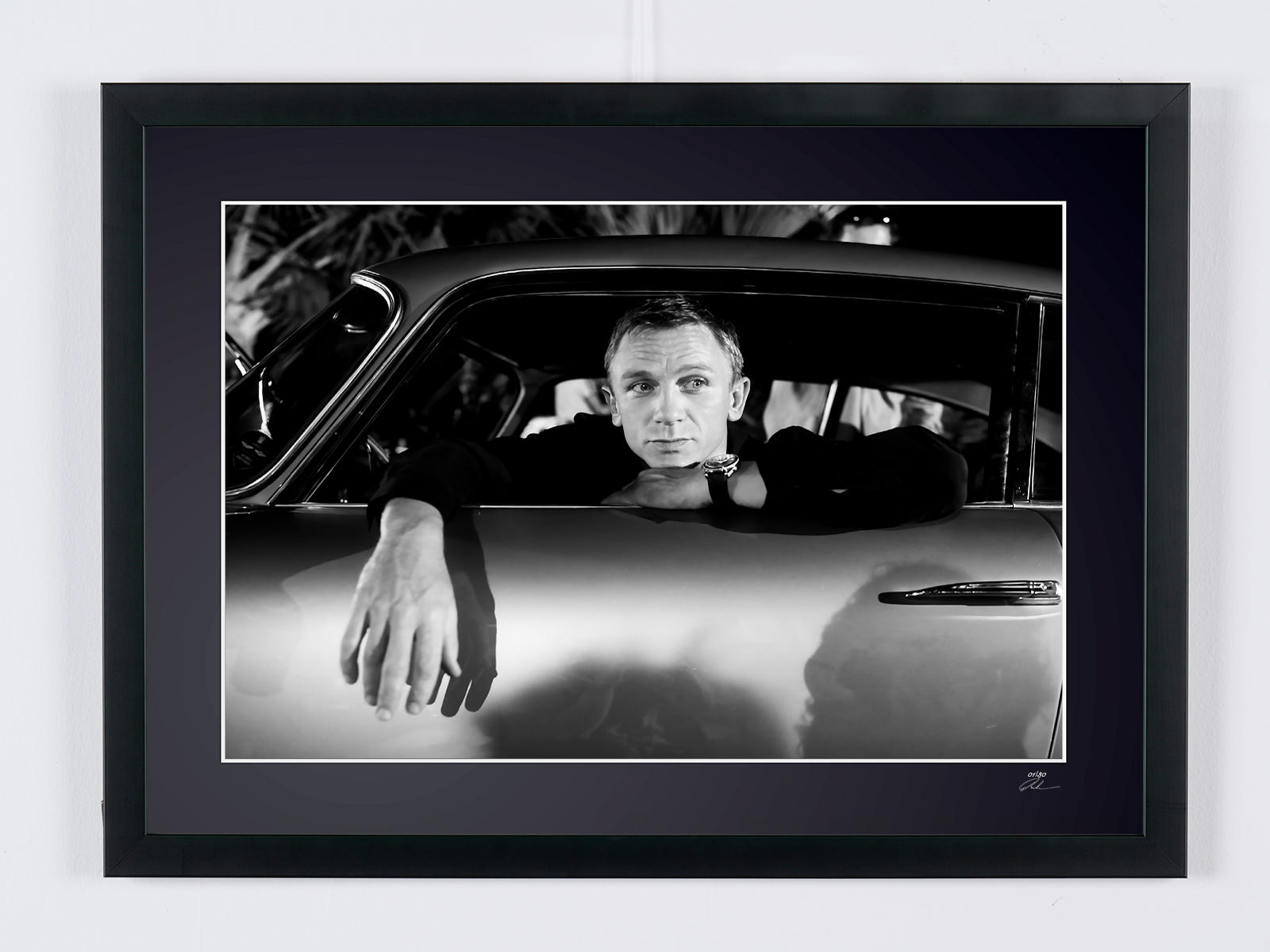 Kunstfoto van Daniel Craig in Casino Royale, met de hand ingelijst — gelimiteerde oplage van 30 genummerde exemplaren.