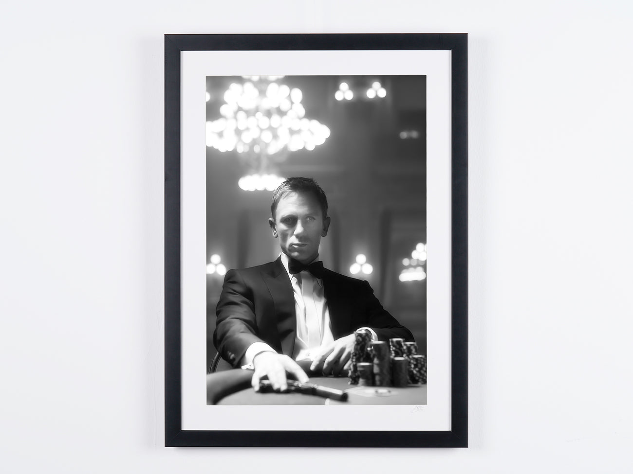 Photographie d’art de Daniel Craig dans Casino Royale, encadrée à la main — édition limitée de 30 exemplaires numérotés.