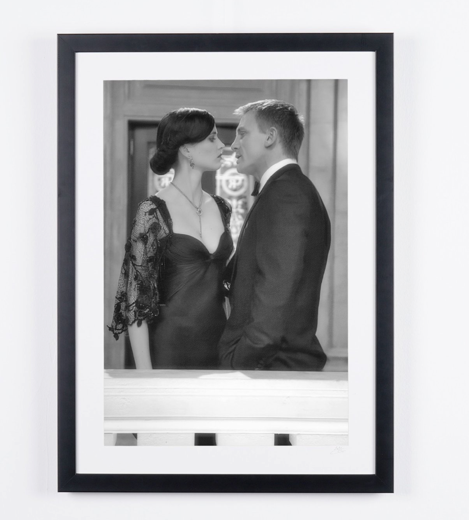 Fotografía de arte de Daniel Craig en Casino Royale, enmarcada a mano — edición limitada de 30 ejemplares numerados.