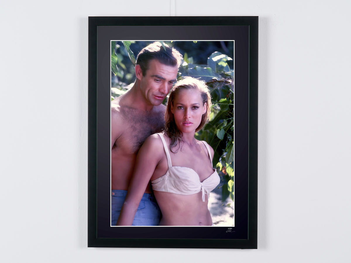 Photographie d’art de Ursula Andress dans James Bond 007 contre Dr No, encadrée à la main — édition limitée de 30 exemplaires numérotés.