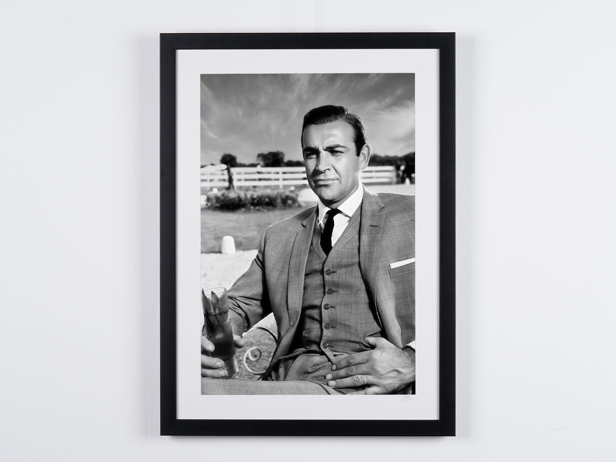 Fotografía de arte de Sean Connery en Goldfinger, enmarcada a mano — edición limitada de 30 ejemplares numerados.