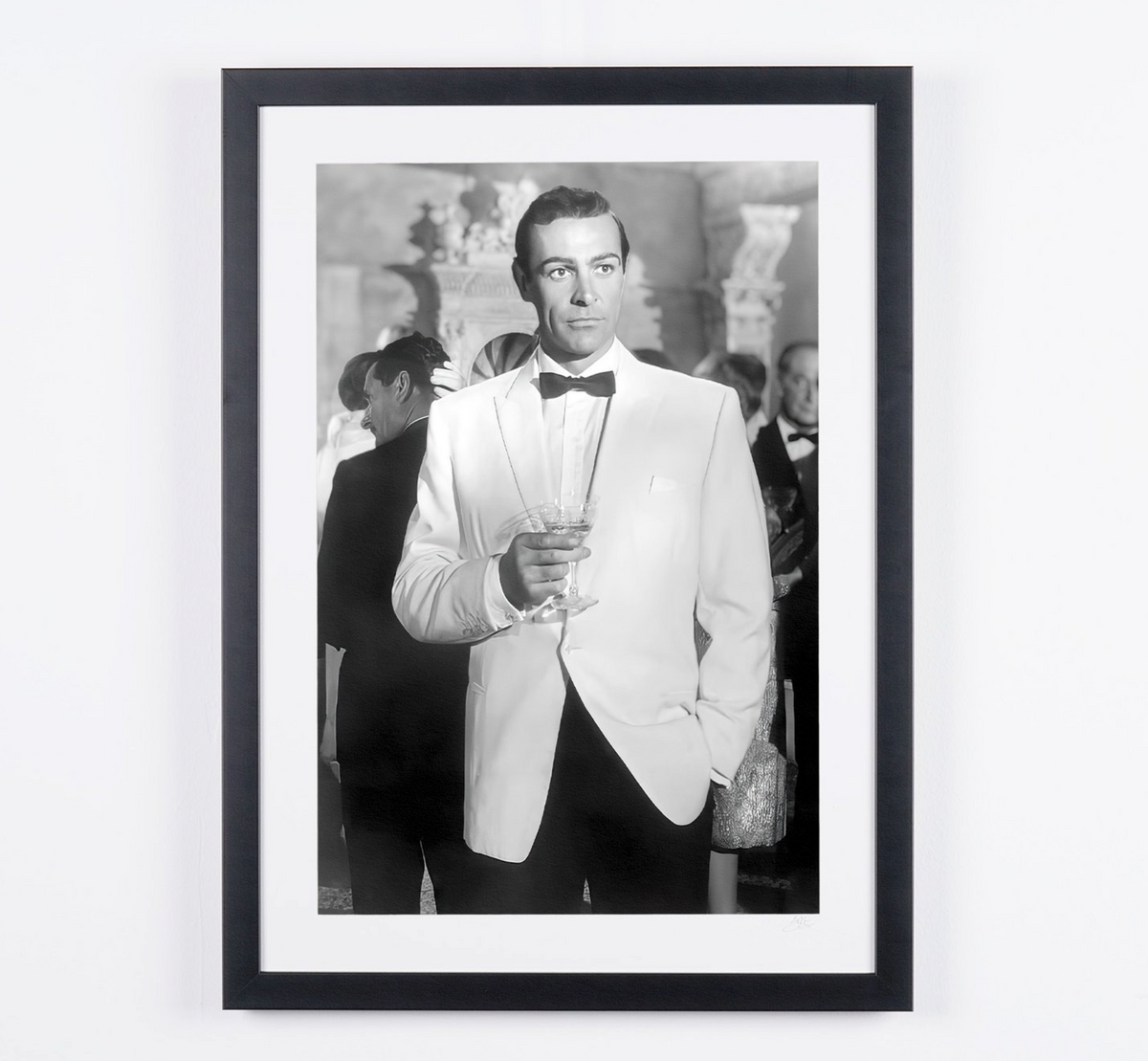 Fotografía de arte de Sean Connery en Goldfinger, enmarcada a mano — edición limitada de 30 ejemplares numerados.