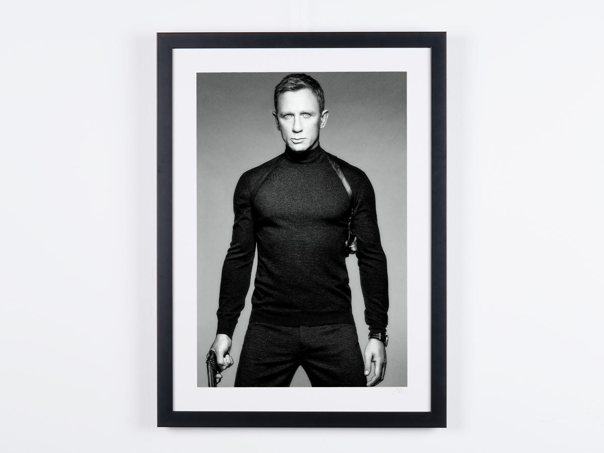 Photographie d’art de Daniel Craig dans Spectre, encadrée à la main — édition limitée de 30 exemplaires numérotés.