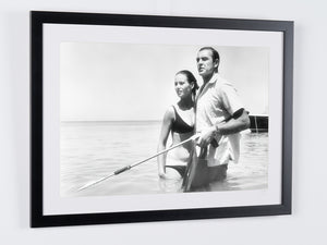  James Bond 007: Thunderball - Sean Connery, Claudine Auger - Bahamas 