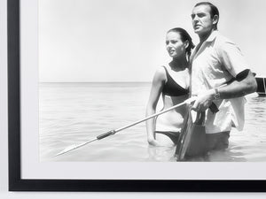  James Bond 007: Thunderball - Sean Connery, Claudine Auger - Bahamas 