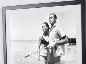  James Bond 007: Thunderball - Sean Connery, Claudine Auger - Bahamas 
