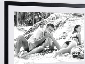  James Bond 007: Thunderball - Sean Connery and Claudine Auger 