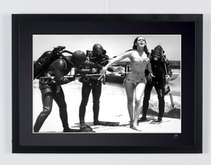  James Bond 007: Thunderball in 1965. - Martine Beswick Pola on the set of 