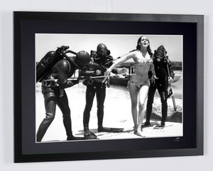  James Bond 007: Thunderball in 1965. - Martine Beswick Pola on the set of 
