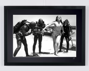  James Bond 007: Thunderball in 1965. - Martine Beswick Pola on the set of 